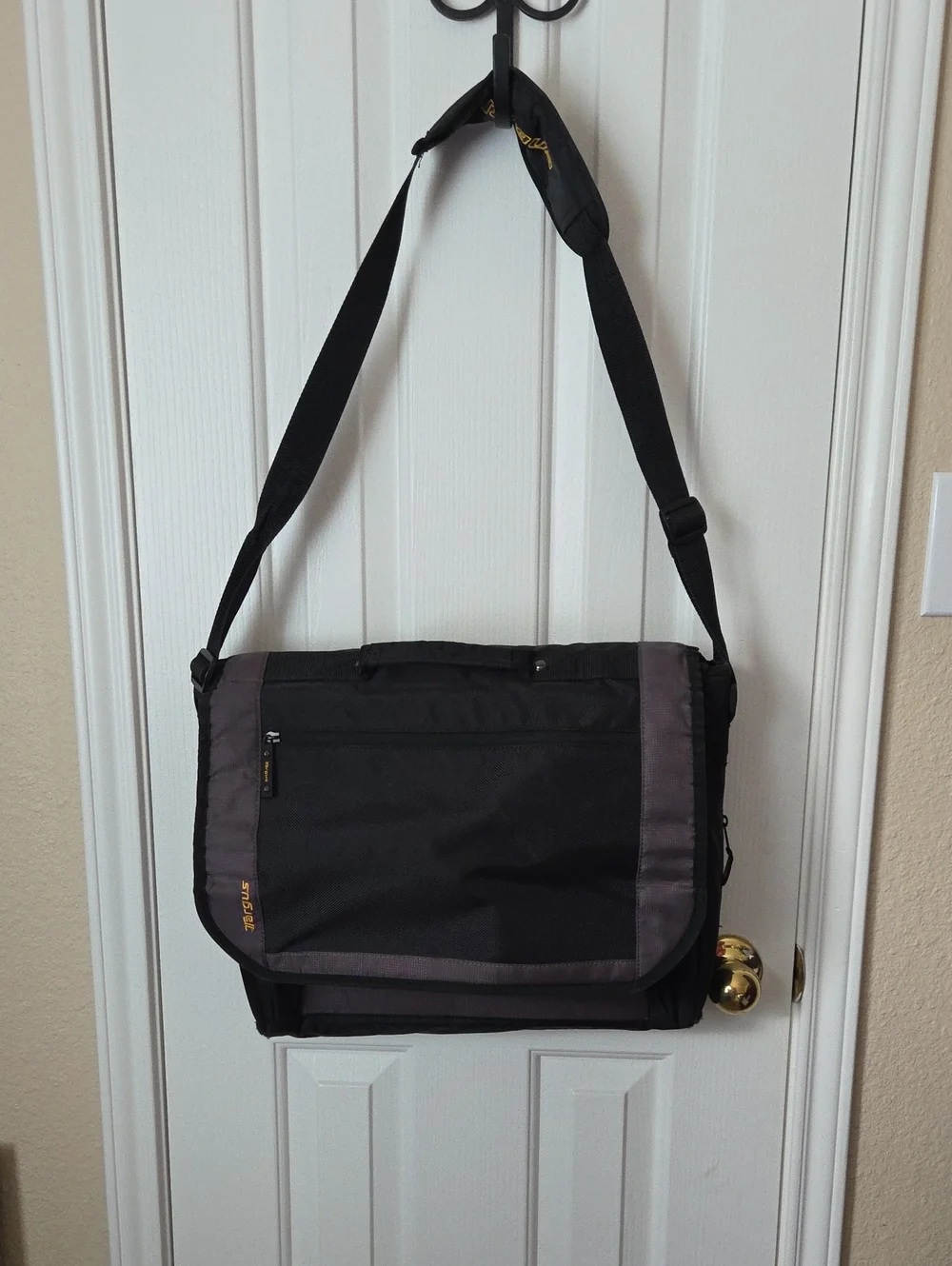 Targus Black Computer/ College Bag with Gray Trim